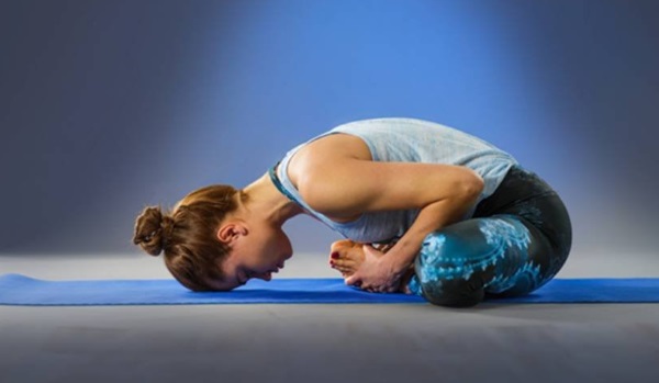 Exercices de yoga simples pour les débutants, pour perdre du poids, du dos et de la colonne vertébrale