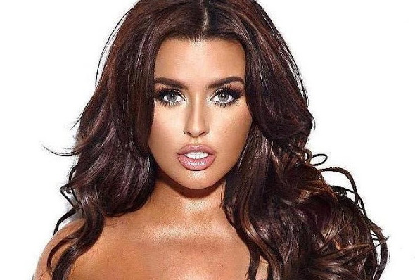 Abigail Ratchford. Photo en sous-vêtements, sans maquillage, avant et après chirurgie plastique, taille, poids du modèle