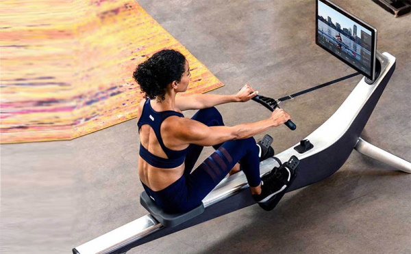 Machines d'exercice pour les filles dans la salle de gym. Noms, comment utiliser