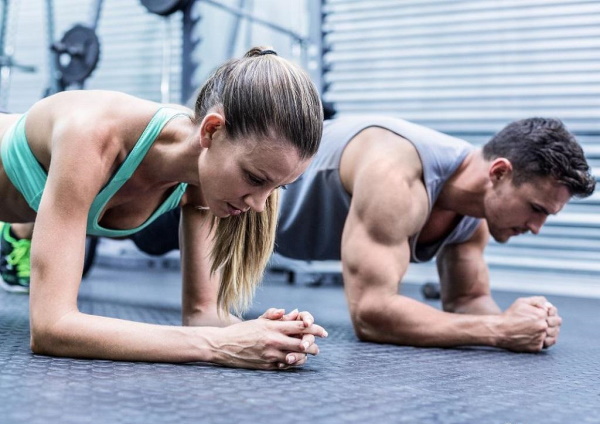 Exercice d'endurance et de force pour les jambes, les bras, la respiration