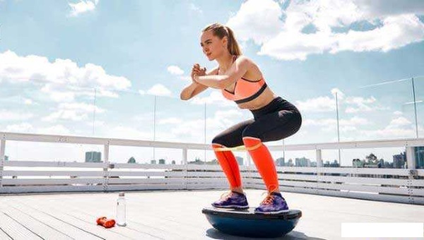 Formation BOSU (BOSU). Qu'est-ce que c'est en forme, avantage