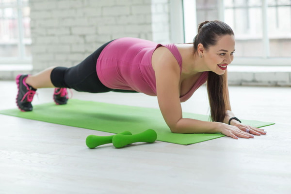 Ventre hormonal chez la femme. Comment supprimer ce à quoi il ressemble, les raisons, les exercices