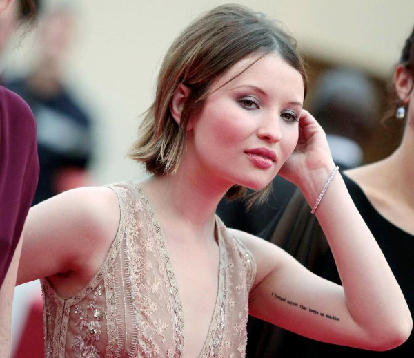 Emily Browning. Photos chaudes en maillot de bain, taille, poids, silhouette, plastique, changements par années