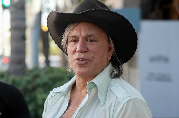 Mickey Rourke. Avant et après la chirurgie plastique, la chirurgie, la photo de la jeunesse, maintenant, la biographie, la vie personnelle