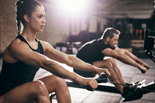 Comment rendre les hanches d'une fille plus larges et plus rondes. Exercices comment faire