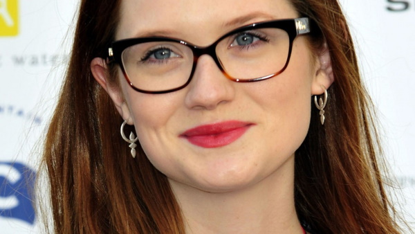 Bonnie Wright. Photos torrides en maillot de bain, avant et après chirurgie plastique, biographie, vie personnelle