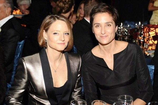 Jodie Foster. Photos dans sa jeunesse, maintenant, avant et après la chirurgie plastique, biographie, vie personnelle