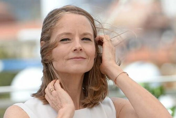 Jodie Foster. Photos dans sa jeunesse, maintenant, avant et après la chirurgie plastique, biographie, vie personnelle