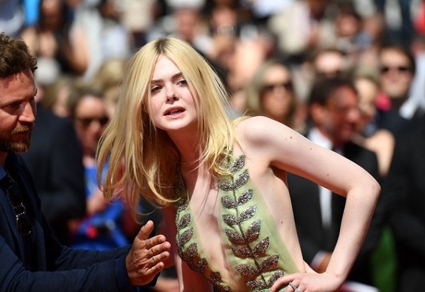 Elle Fanning (Fanning). Photos chaudes en maillot de bain, silhouette, vie personnelle, biographie