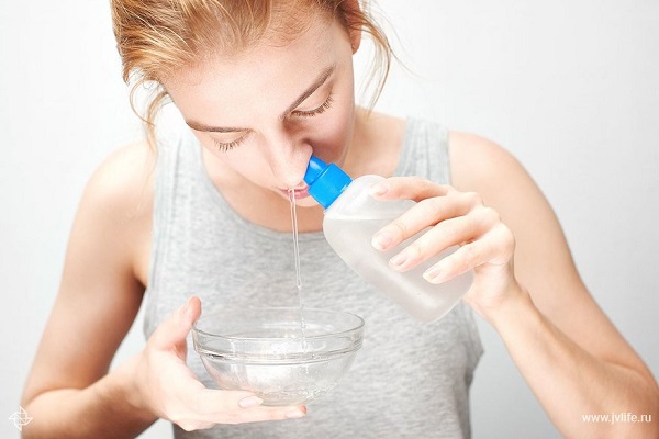 Comment enlever les poils du nez. Tondeuse à la machine, cire, comment couper, comment traiter