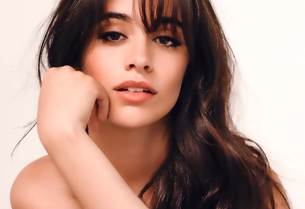 Camila Cabello (Cabello). Photos sans maquillage, avant et après chirurgie plastique, biographie, vie personnelle