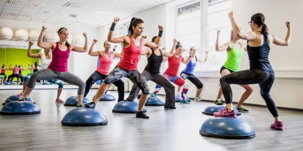 Types d'exercices de fitness, noms de groupe, force, circulaire et autres