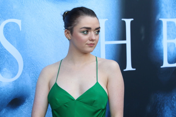 Maisie Williams. Photos volées, chaud en maillot de bain, sous-vêtements, paramètres de la figure, biographie