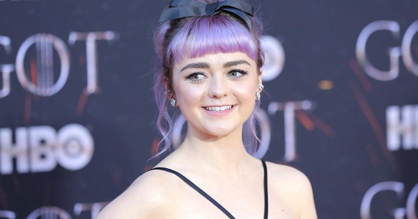 Maisie Williams. Photos volées, chaud en maillot de bain, sous-vêtements, paramètres de la figure, biographie