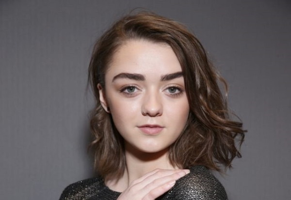 Maisie Williams. Photos volées, chaud en maillot de bain, sous-vêtements, paramètres de la figure, biographie