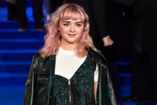 Maisie Williams. Photos volées, chaud en maillot de bain, sous-vêtements, paramètres de la figure, biographie