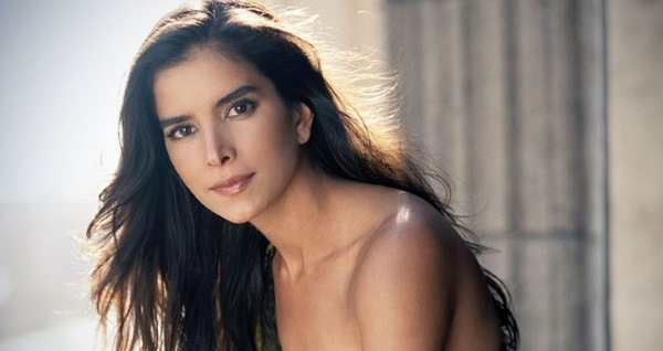 Patricia Velazquez. Les photos sont chaudes, maintenant, dans la jeunesse, paramètres de la figure, biographie