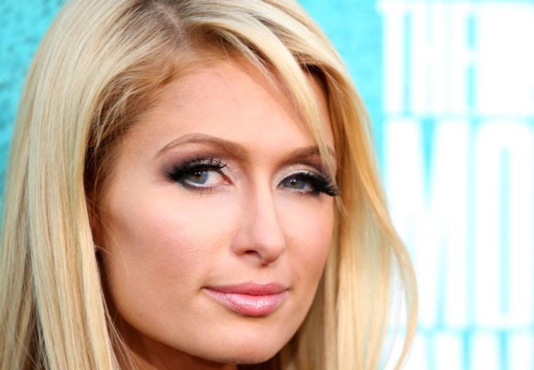 Paris Hilton. Photos chaudes en maillot de bain, avant et après chirurgie plastique, figure, biographie