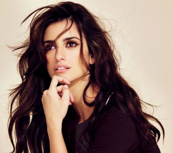 Penelope Cruz. Photos de révélations, chaudes, avant et après la chirurgie plastique, biographie