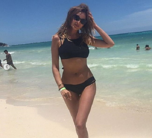 Sofia Kashtanova. Photos chaudes en maillot de bain, avant et après la chirurgie plastique, biographie